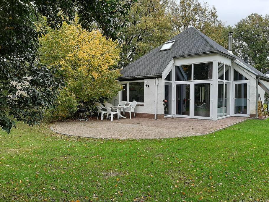 Vrijstaande Recreatievilla Met Ruime Omheinde Tuin Posterholt ภายนอก รูปภาพ